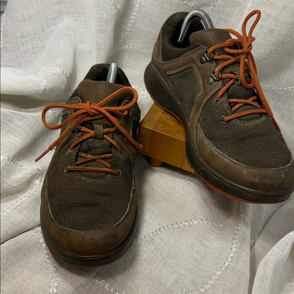 Chaco lace up leather loafers